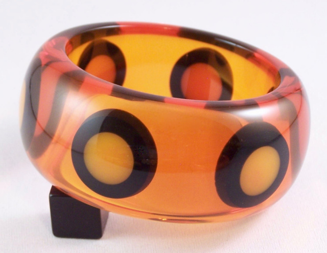 Evans 17 amber octopus eye bangle